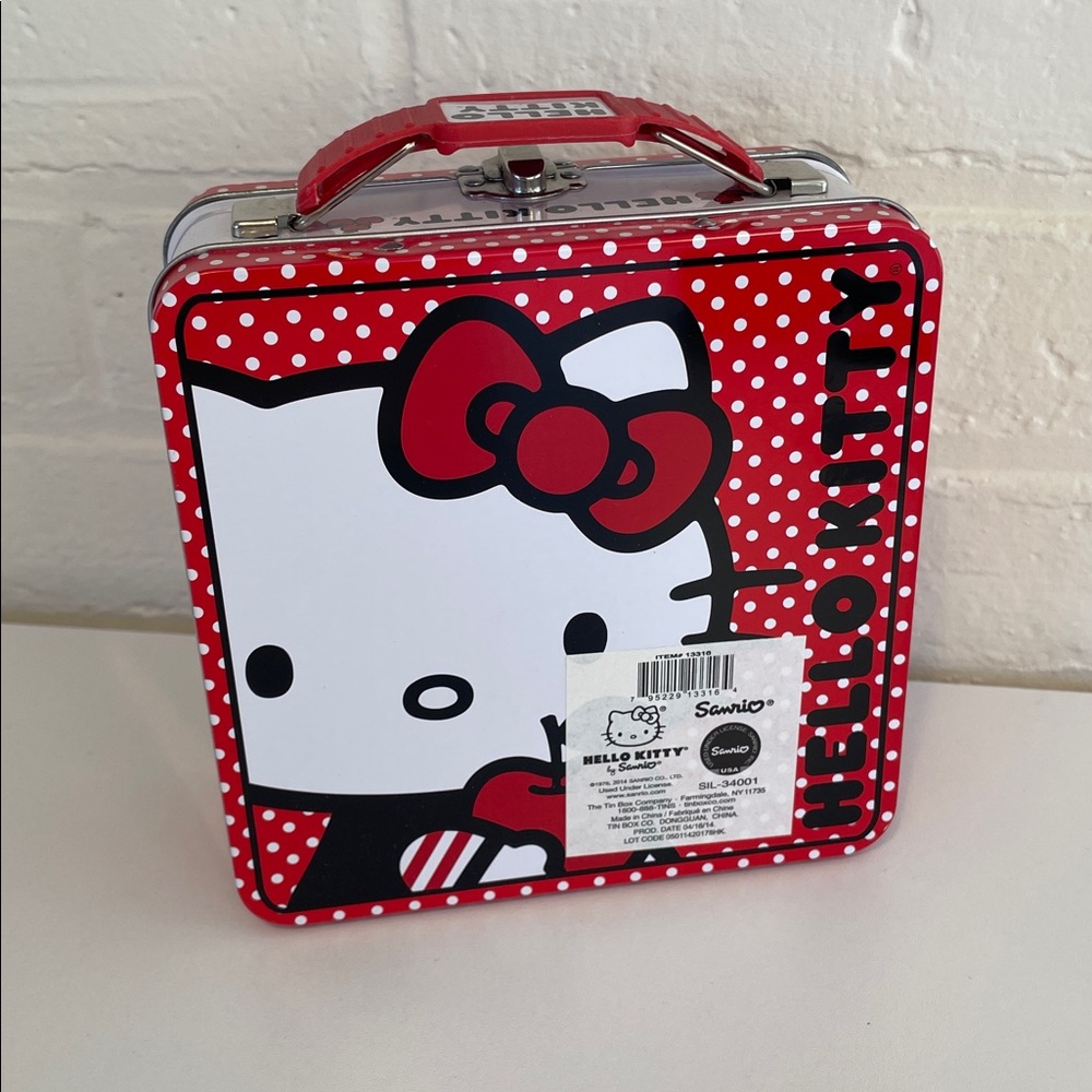 Hello Kitty by Sanrio Metal Lunch Box - Picture 2 of 10